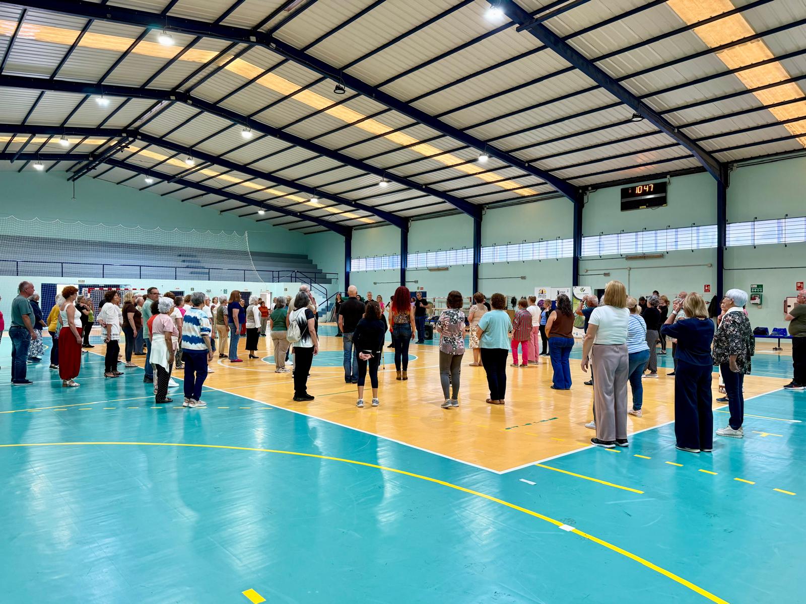 Tango classes in the Canary Islands draw major turnout from older residents